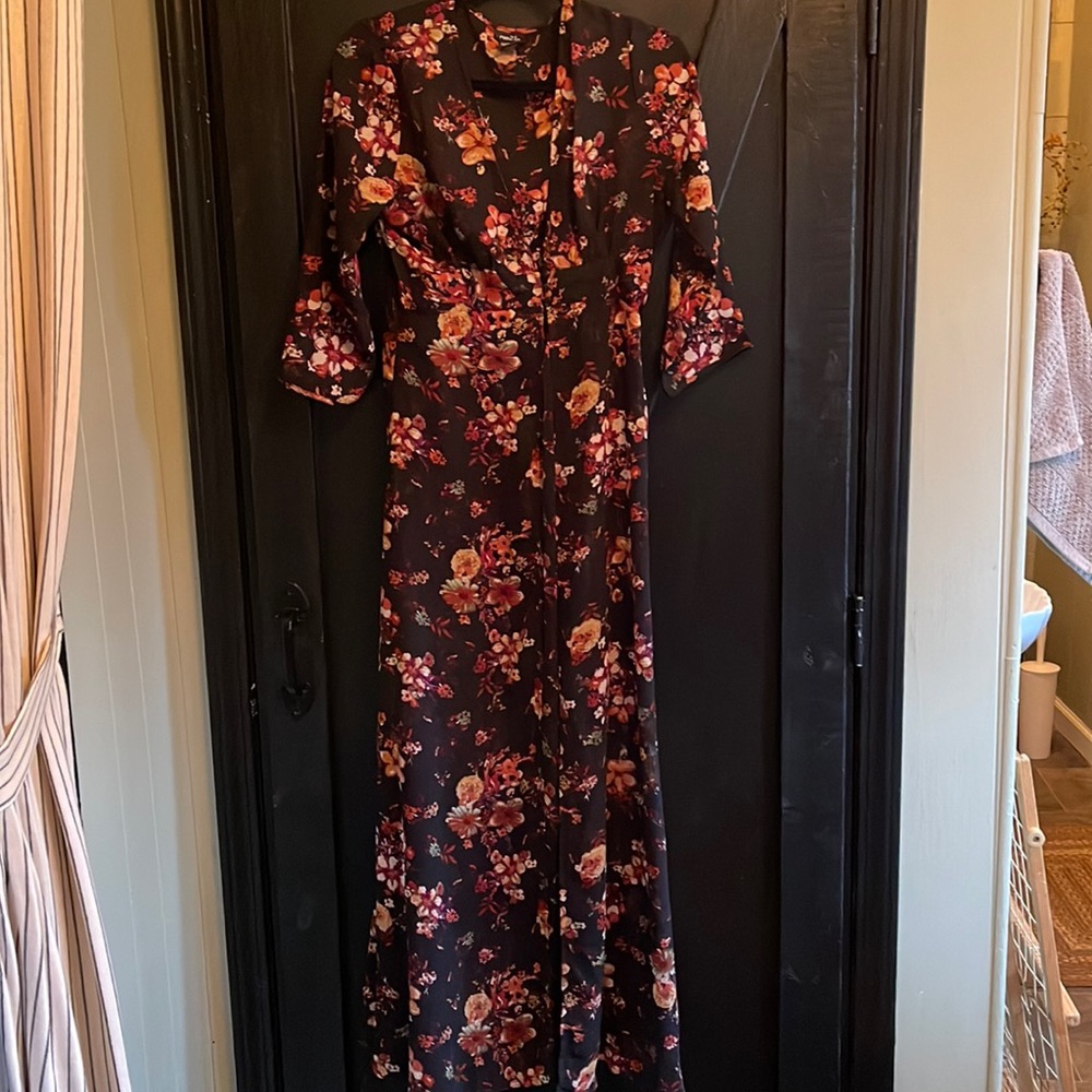 Sheet cover up dress. Maxi. Multi color black floral. Rue 21